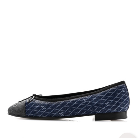 CHANEL Quilted Blue and Black Flats - Picture 1 of 7